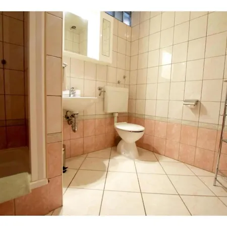 Adriana - Two Bedroom A4 Apartment *