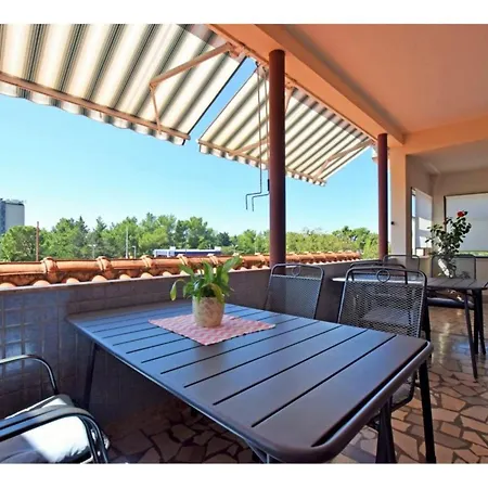 Adriana - Two Bedroom A4 Apartment *